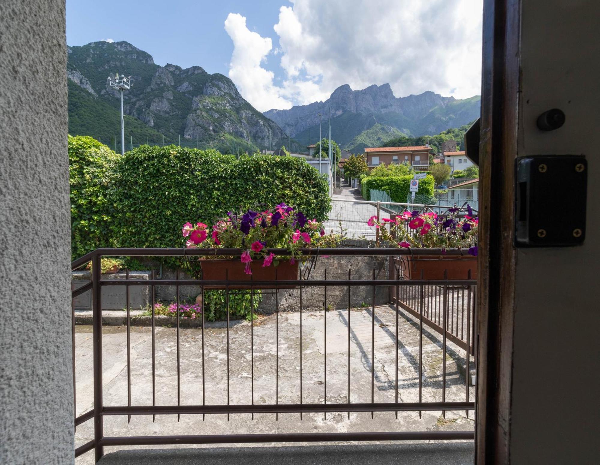 Mamma Ciccia Holiday Home - Mountains & Lake แมนเดลโล เดล ลาริโอ ภายนอก รูปภาพ